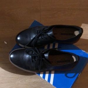 Clarks Women's Raisie Bloom Oxford Shoes in Black